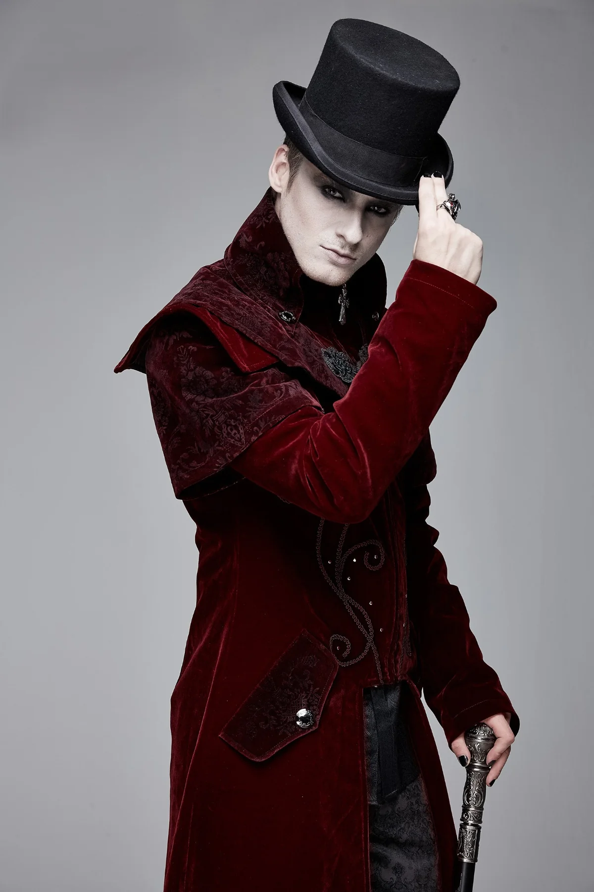 Bloodmoon Aristocrat Tailcoat - Image 4