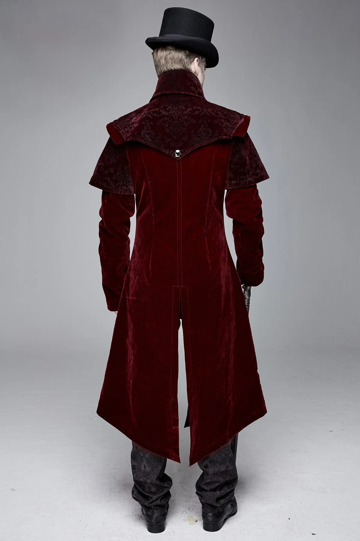 Bloodmoon Aristocrat Tailcoat - Image 6