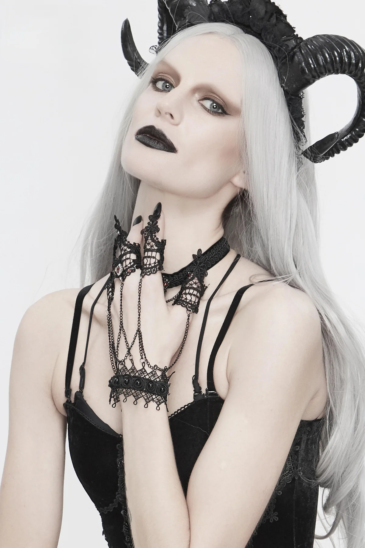 Iris- Gothic Lace Claw Glove (One Hand) - Image 4